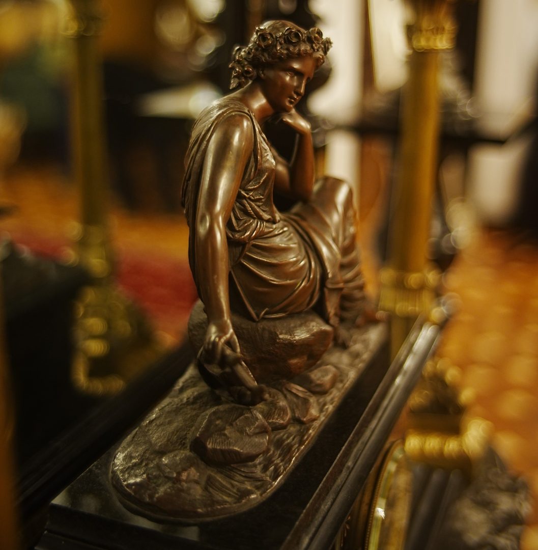 Art. History. Experience. – Descoperă camera secretă de poker privat în București 5 Art. History. Experience. – Descoperă camera secretă de poker privat în București